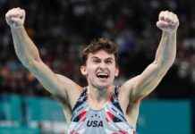 美国队获得铜牌后,马镫明星Stephen Nedoroscik在社交媒体走红 news-30072024-102434