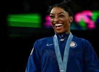 比尔斯再次在个人全能比赛中获得金牌 news-02082024-071744