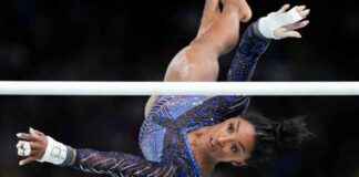 西蒙娜·拜尔斯致特朗普的备忘录:’我热爱我的工作。’ 无人取代她在奥运会上的地位 news-02082024-191405