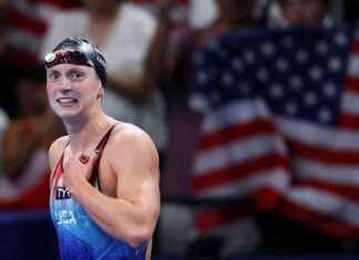 凯蒂·莱德基在巴黎获得第9枚奥运金牌,美国游泳运动员重振旗鼓 news-03082024-133907