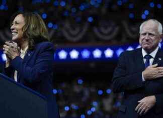 哈里斯,沃尔兹强调“自由”和“欢乐”,并在首场热闹的集会中对特朗普、范斯发起攻击 news-07082024-093015