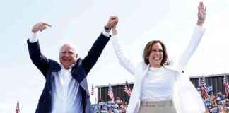 哈里斯在争夺州亚利桑那州的热闹集会上宣扬移民计划 news-10082024-094738