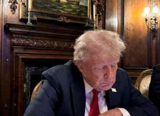 特朗普与埃隆·马斯克两小时谈话回归X遭遇技术故障 news-13082024-064323