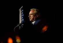 RFK Jr. 在纽约争取选票准入时遇到阻碍 news-13082024-185237