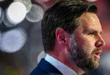 JD Vance的家庭如何塑造了他对家庭的尖锐言论 news-15082024-124812