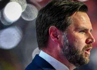 JD Vance的家庭如何塑造了他对家庭的尖锐言论 news-15082024-124812