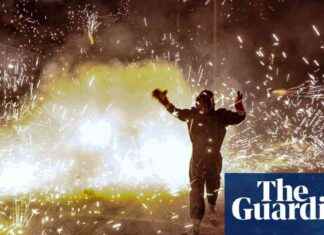 星期三的爆竹节和绵羊展示:当天照片 news-16082024-011404