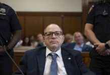 好莱坞制片人哈维·温斯坦可能被引渡到加利福尼亚州后,纽森签署了拘捕令 news-31072024-224503