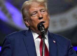 特朗普誓言解雇數千名“不正當”的聯邦工作者引發警報 news-02092024-022504