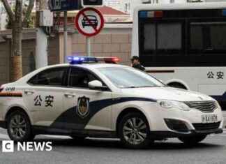 中国:校车冲入人群,造成11人死亡 news-03092024-142914