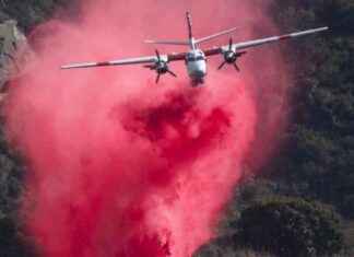 空中灭火:热、脏、危险,充满爱心 news-03092024-142955