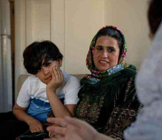 如何帮助年轻阿富汗难民康复?缅因州的新计划提供了一种方法 news-15092024-164135