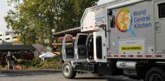 这位餐厅老板帮助过战争和地震区域后,为海伦飓风受灾居民提供食物 news-03102024-000224