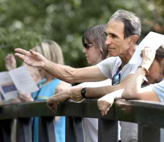 一位女性如何在這一年的贖罪日尋求贖罪 news-12102024-001441