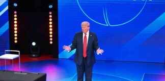 川普在Univision市政廳向拉丁裔選民提出更友好的建議 news-17102024-075349