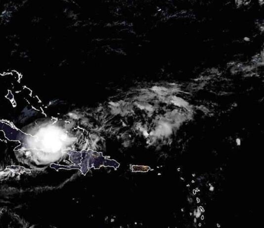 奥斯卡飓风袭击巴哈马后,给古巴东部带来了狂风暴雨 news-21102024-081641