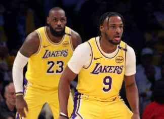 詹姆斯父子搭檔成為NBA歷史上首對父子组合 news-23102024-202851