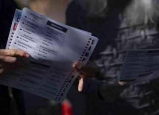 北卡罗来纳州遭受风暴袭击,提前投票正在进行 news-24102024-022953