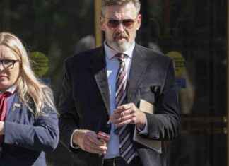 博布的汉堡店演员因参与国会暴动被判一年监禁 news-29102024-091733