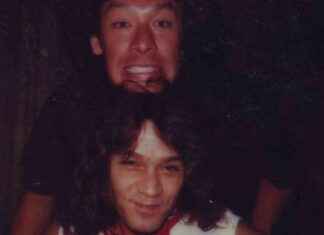 亚历克斯·范海伦回顾新回忆录,哥哥艾迪的离世让他心痛难忘 news-29102024-212218