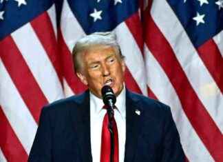 川普如何在关键摇摆州赢得更多支持者 news-10112024-033047