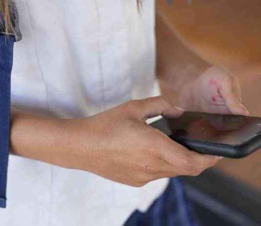 澳大利亚将要求社交媒体平台采取行动,以防止对用户造成在线伤害 news-14112024-153154