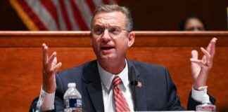 川普提名前佐治亞州眾議員道格·柯林斯(Doug Collins)擔任領導退伍軍人事務部的候選人 news-15112024-033448