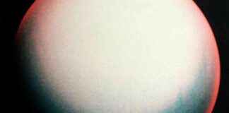 乌拉诺斯在糟糕的头发日。嘿,那是80年代! news-16112024-154136