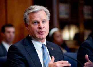 FBI 主管雷将在拜登政府任期结束时辞职 fb