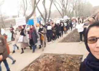 阿富汗妇女抗议者的地下电影