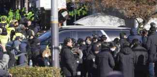 韩国执法人员拘留被弹劾的总统尹 韩国总统尹被拘捕