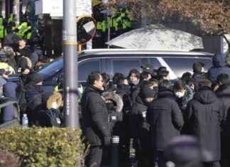 韩国执法人员拘留被弹劾的总统尹 韩国总统尹被拘捕