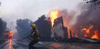 太平洋帕利塞德斯大火肆虐,消防栓干涸