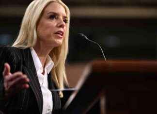 参议院投票确认Pam Bondi为总检察长。 pam-bondi