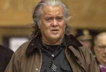 川普盟友史蒂夫·班农认罪,避免监禁,涉及边境墙欺诈案