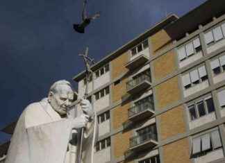 教皇方濟各因呼吸道感染被醫生囑咐「絕對休息」