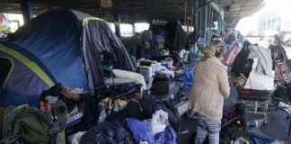 川普政府计划在资助无家可归项目的办公室进行大规模裁员