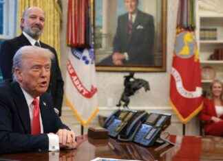 川普推出富人绿卡:金卡