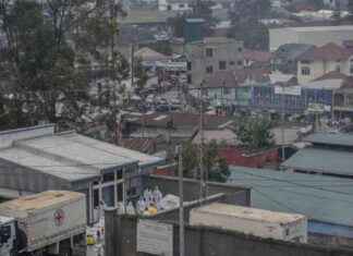 卢旺达支持的叛军告诉占领的刚果东部城市居民他们是安全的