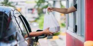 美国餐厅:快餐食品的生产力激增