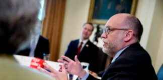 川普提议国会明年削减1630亿美元的非国防开支 1630