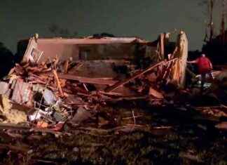 堪萨斯和密苏里遭龙卷风袭击,20多人丧生 20