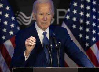 拜登被诊断患有前列腺癌,肯塔基居民对致命风暴做出反应