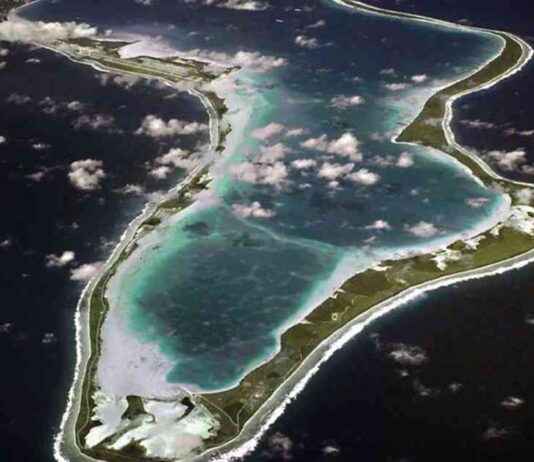 英国将查戈斯群岛移交给毛里求斯,但表示将确保美国基地